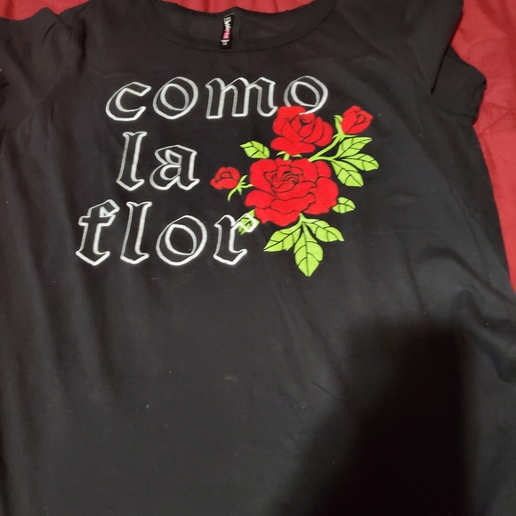 Clothes - Picture 2 of 4